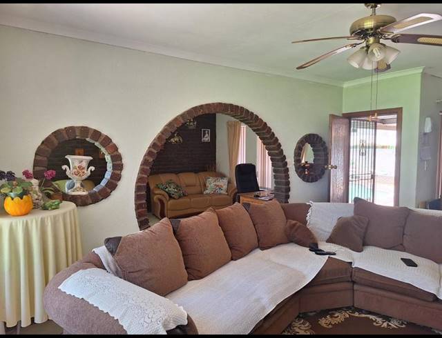 3 BEDROOM HOUSE FOR SALE IN BRENTHURST